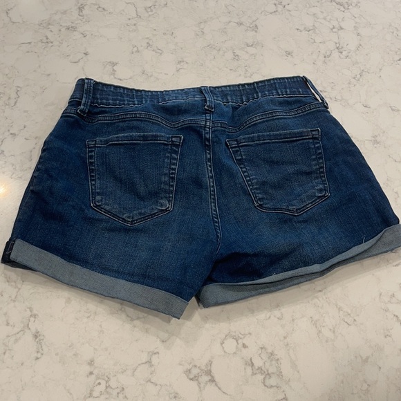 Maternity shorts - Picture 2 of 2